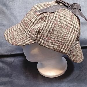 Sherlock Holmes Style Plaid Men's Hat - Brown and Gray.